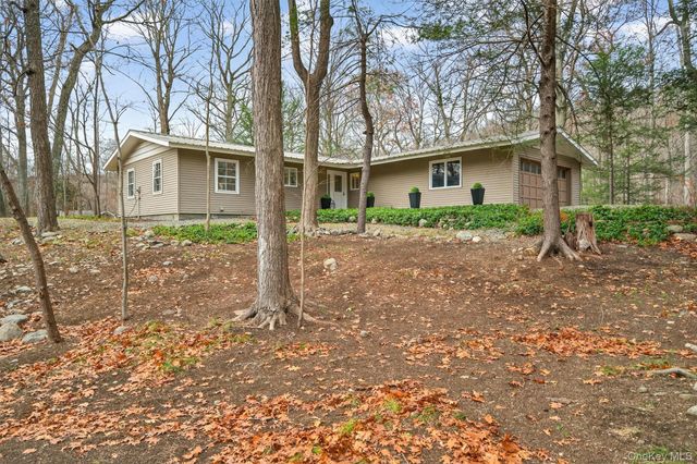 89 Maple Brook Road, Tuxedo Park, NY 10987