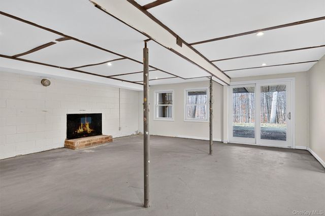 89 Maple Brook Road, Tuxedo Park, NY 10987