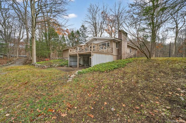 89 Maple Brook Road, Tuxedo Park, NY 10987