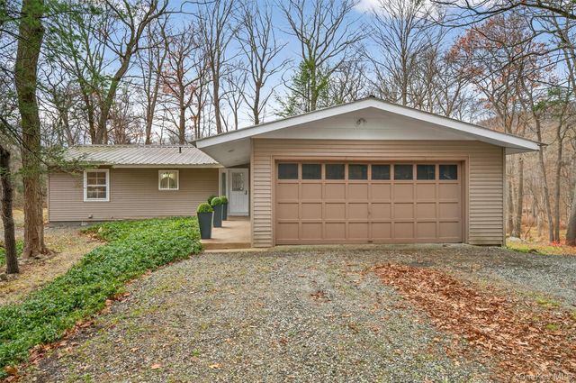 89 Maple Brook Road, Tuxedo Park, NY 10987