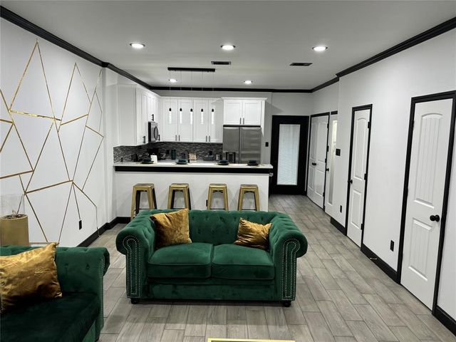 4739 Reed Road A, Houston, TX 77033