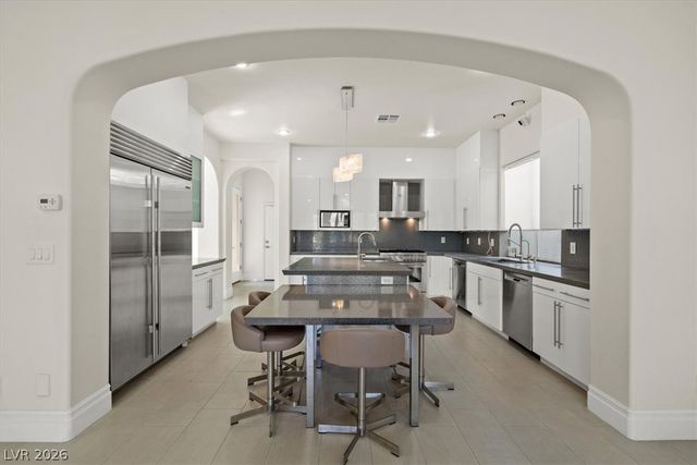 3043 Red Springs Drive, Las Vegas, NV 89135
