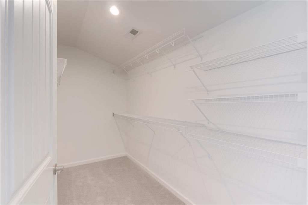 Image 28 of property listing at 1810 Primrose Park Road, Sugar Hill, GA 30518