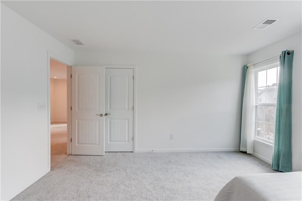 Image 31 of property listing at 1810 Primrose Park Road, Sugar Hill, GA 30518