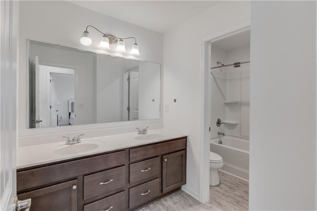 Image 34 of property listing at 1810 Primrose Park Road, Sugar Hill, GA 30518