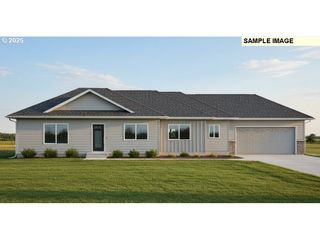 135 ELKTON St, Sutherlin, OR 97479