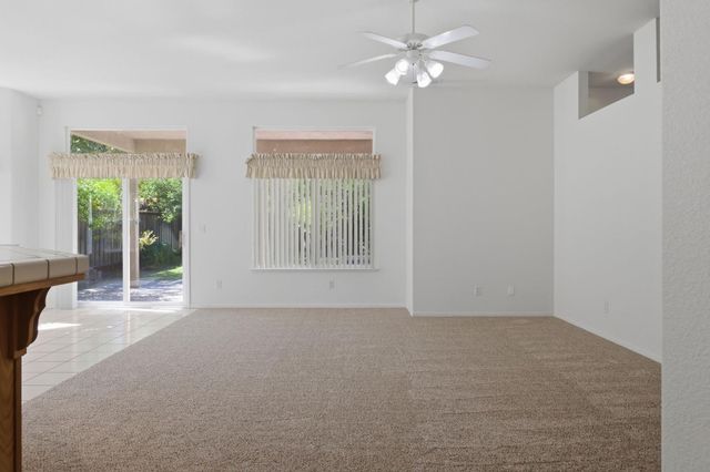 1738 Winchester Dr, Manteca, CA 95336