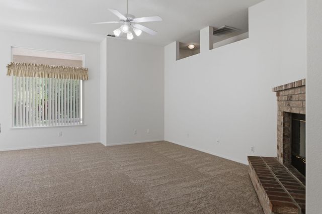 1738 Winchester Dr, Manteca, CA 95336