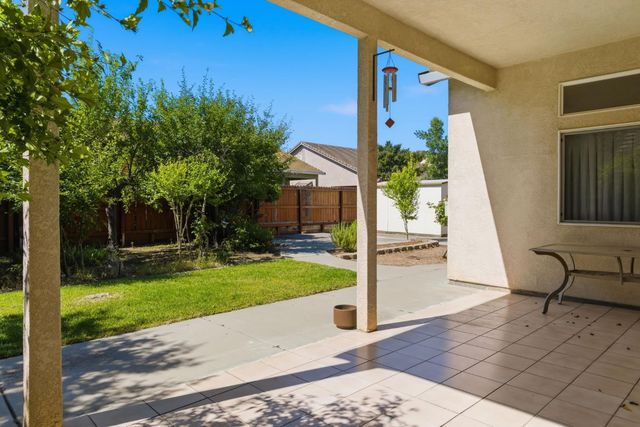 1738 Winchester Dr, Manteca, CA 95336