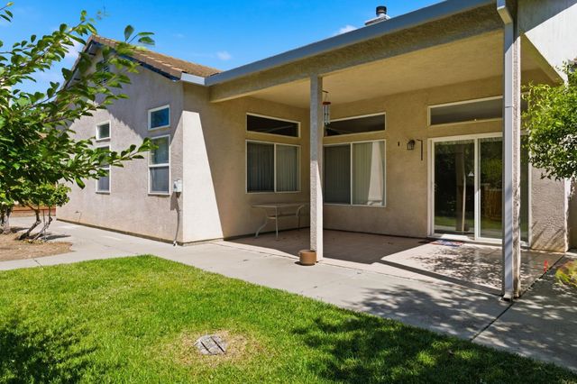 1738 Winchester Dr, Manteca, CA 95336