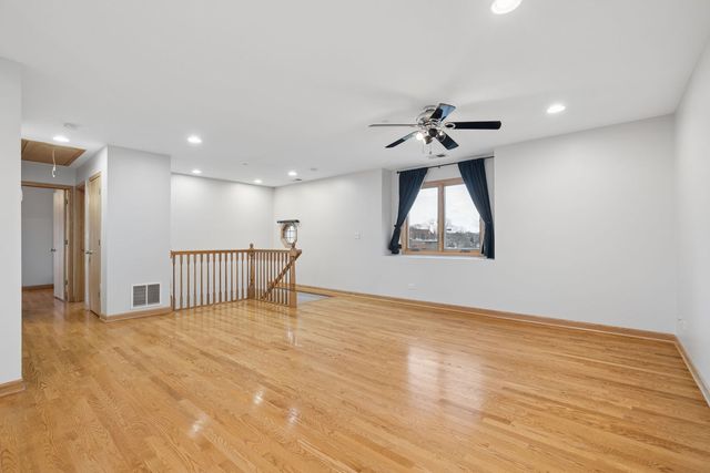 9136 Pembroke Lane, Bridgeview, IL 60455