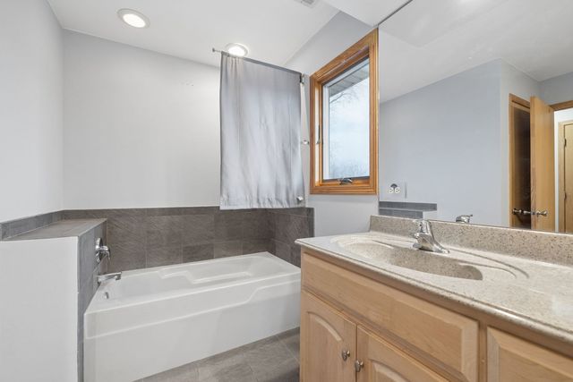 9136 Pembroke Lane, Bridgeview, IL 60455