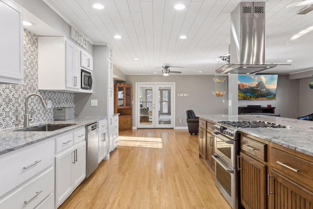 4415 Victoria Street N, Shoreview, MN 55126