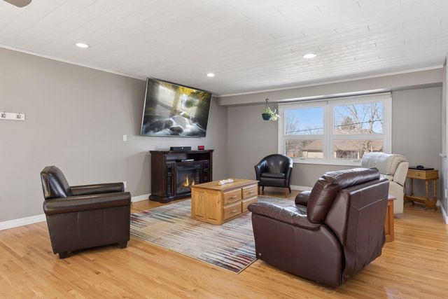 4415 Victoria Street N, Shoreview, MN 55126