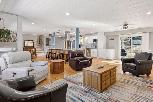 4415 Victoria Street N, Shoreview, MN 55126