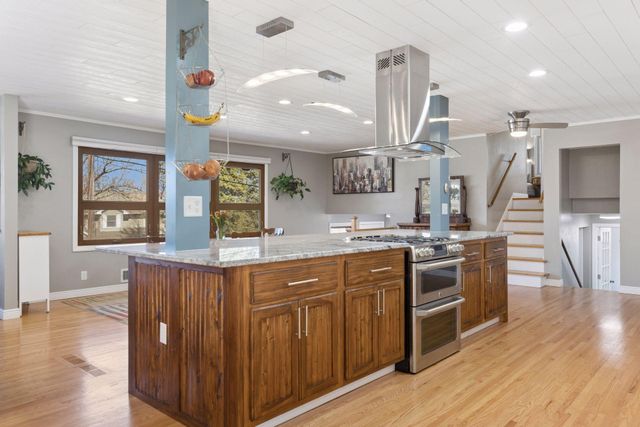 4415 Victoria Street N, Shoreview, MN 55126