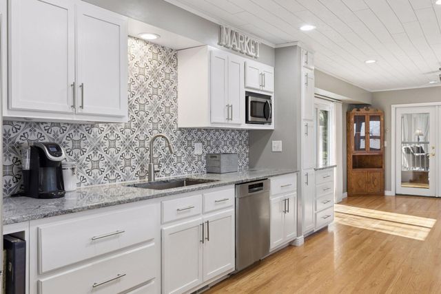 4415 Victoria Street N, Shoreview, MN 55126