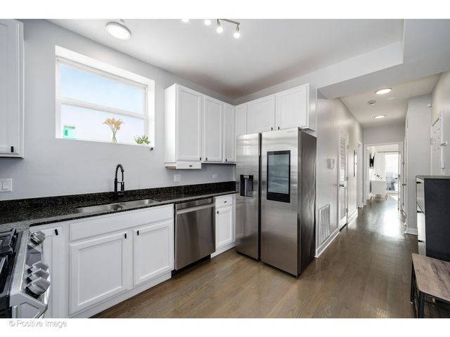 2401 W Lexington Street 4, Chicago, IL 60612