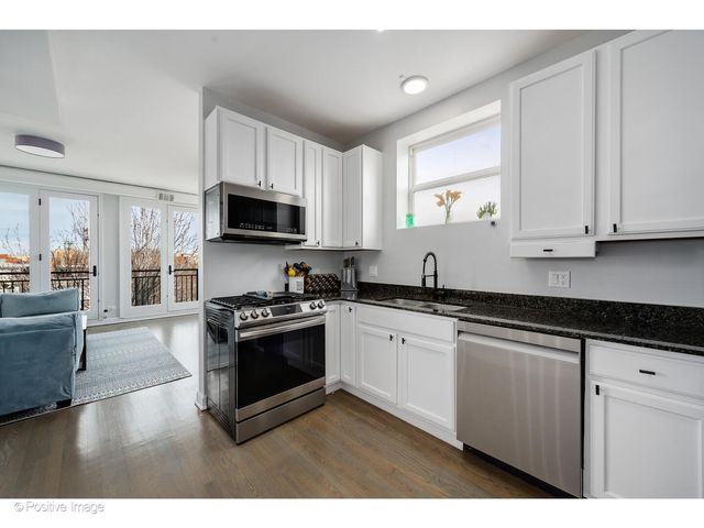 2401 W Lexington Street 4, Chicago, IL 60612