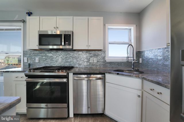 81 L E HARBOR BLVD, Tuckerton, NJ 08087