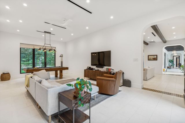 13919 Hughes Lane, Dallas, TX 75240