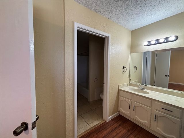 4206 Walnut Hills Dr D, Corpus Christi, TX 78413