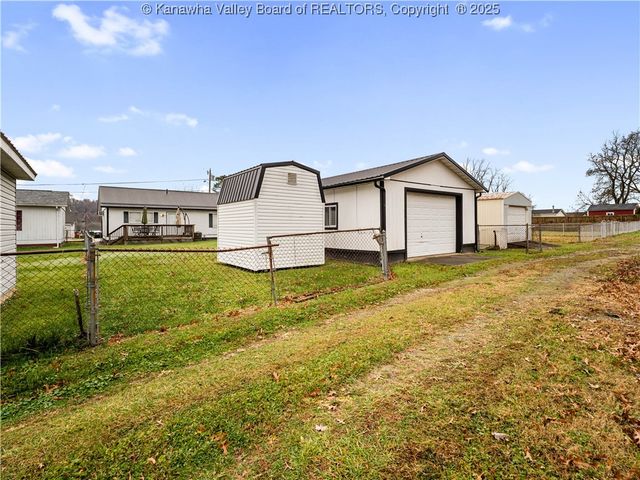 3250 Putnam Avenue, Hurricane, WV 25526