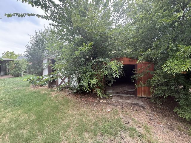 1810 Texas Street, Grand Prairie, TX 75051