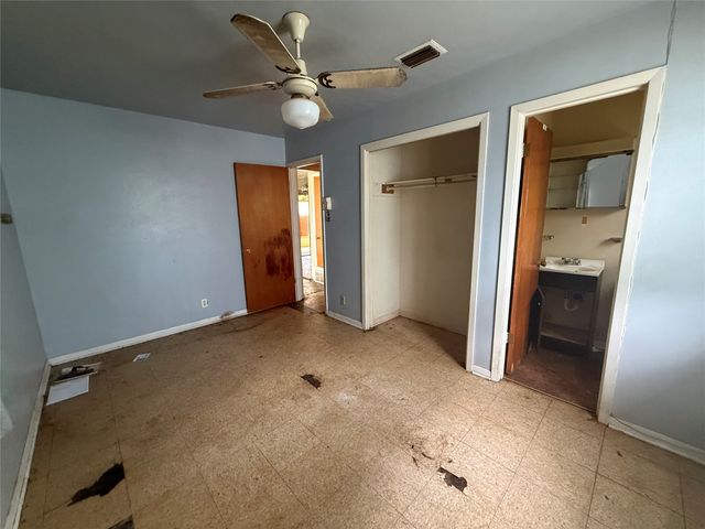 1810 Texas Street, Grand Prairie, TX 75051