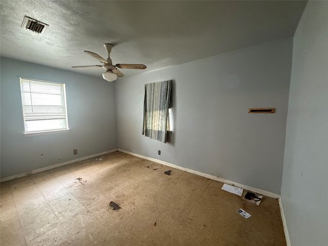 1810 Texas Street, Grand Prairie, TX 75051