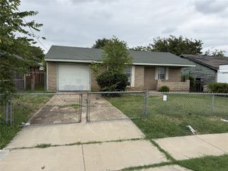 1810 Texas Street, Grand Prairie, TX 75051