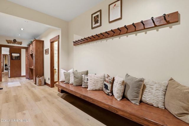 12794 N Boyer Rd, Sandpoint, ID 83864