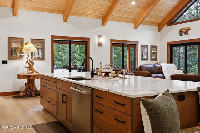 12794 N Boyer Rd, Sandpoint, ID 83864