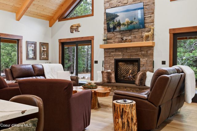 12794 N Boyer Rd, Sandpoint, ID 83864