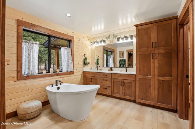 12794 N Boyer Rd, Sandpoint, ID 83864