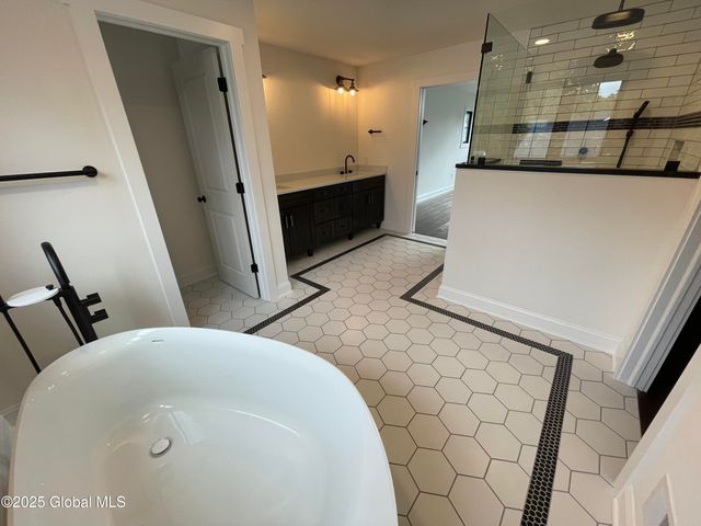 15 Avalon Way, Wilton, NY 12866