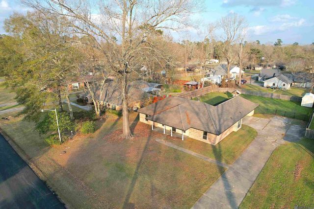 6436 Bridgeport Dr, Greenwell Springs, LA 70739