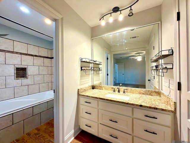 6436 Bridgeport Dr, Greenwell Springs, LA 70739