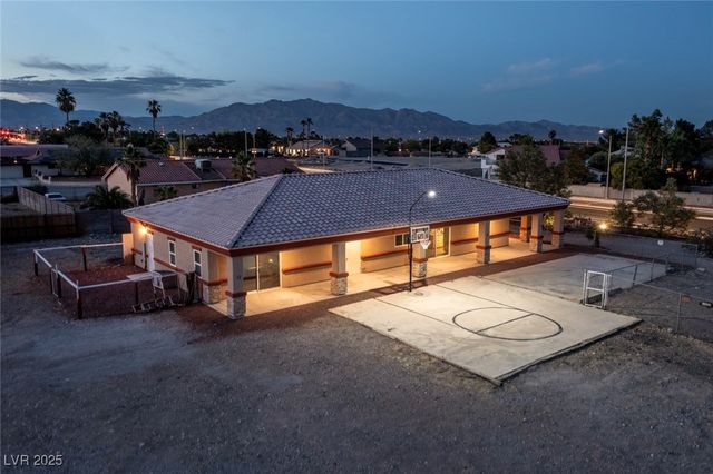 5315 North Fort Apache Road, Las Vegas, NV 89149