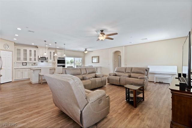 5315 North Fort Apache Road, Las Vegas, NV 89149