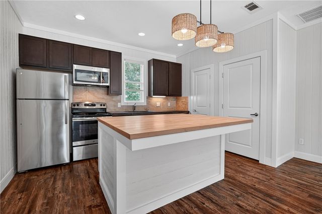 5444 Raymond Stotzer Parkway, College Station, TX 77845