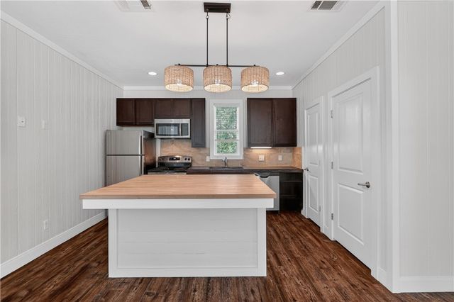 5444 Raymond Stotzer Parkway, College Station, TX 77845