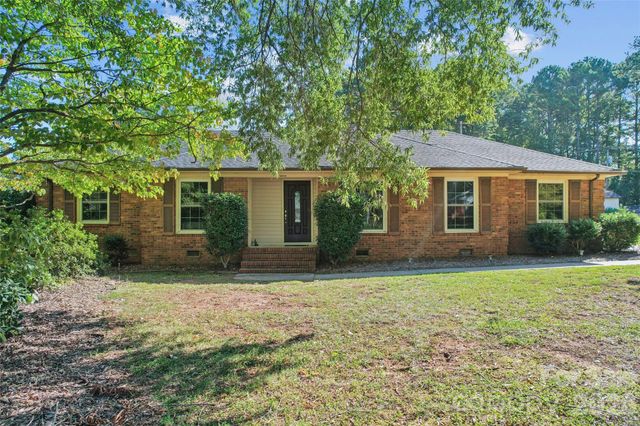 13507 Four Oaks Lane, Matthews, NC 28105
