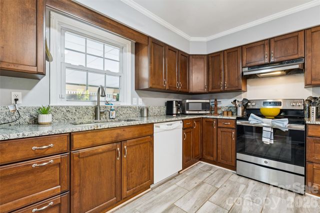 13507 Four Oaks Lane, Matthews, NC 28105