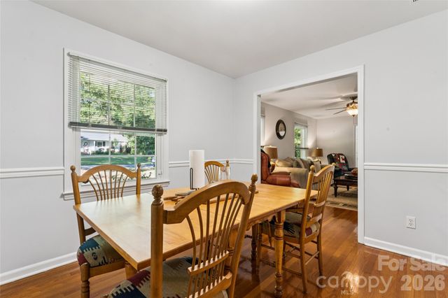 13507 Four Oaks Lane, Matthews, NC 28105