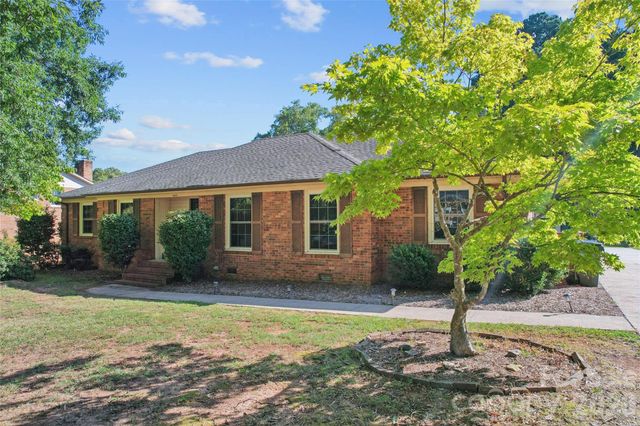 13507 Four Oaks Lane, Matthews, NC 28105