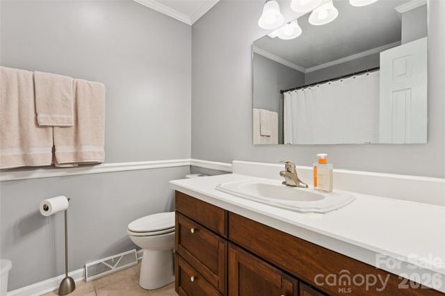 13507 Four Oaks Lane, Matthews, NC 28105