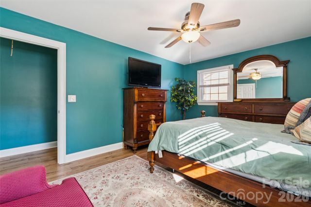 13507 Four Oaks Lane, Matthews, NC 28105