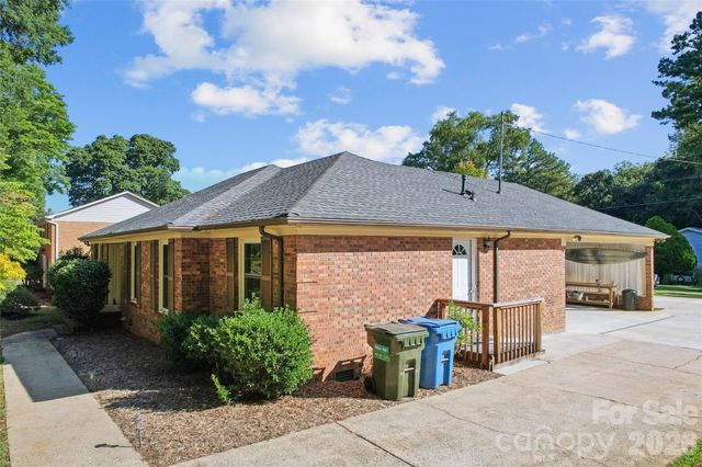 13507 Four Oaks Lane, Matthews, NC 28105