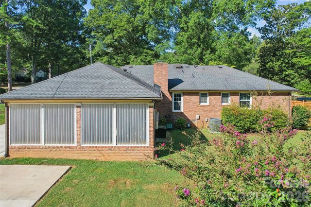 13507 Four Oaks Lane, Matthews, NC 28105